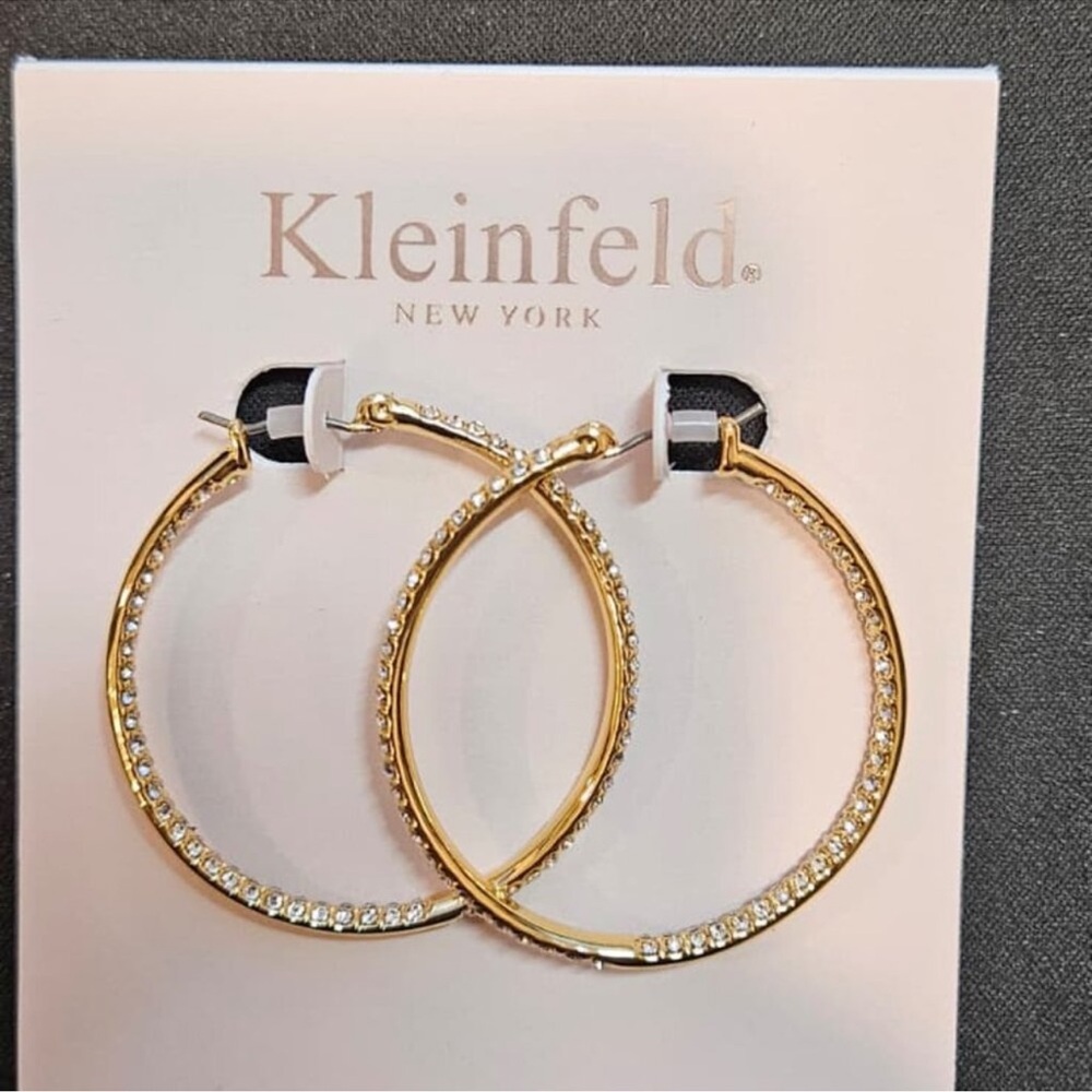 Kleinfeld Gold Tone Pavé Crystal Hoop Earrings Wedding Bridal
Christmas Gift 🤍 - Picture 6 of 16
